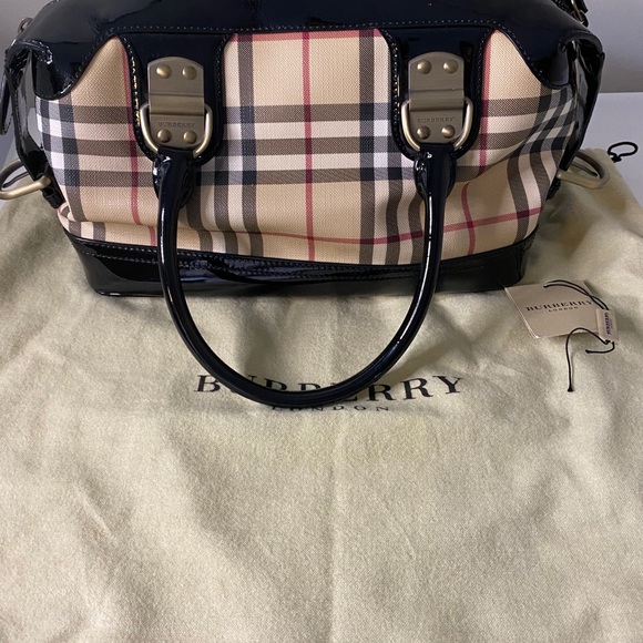 NEW WITH TAG BURBERRY LIMITED EDITION PURSE - Picture 3 of 6